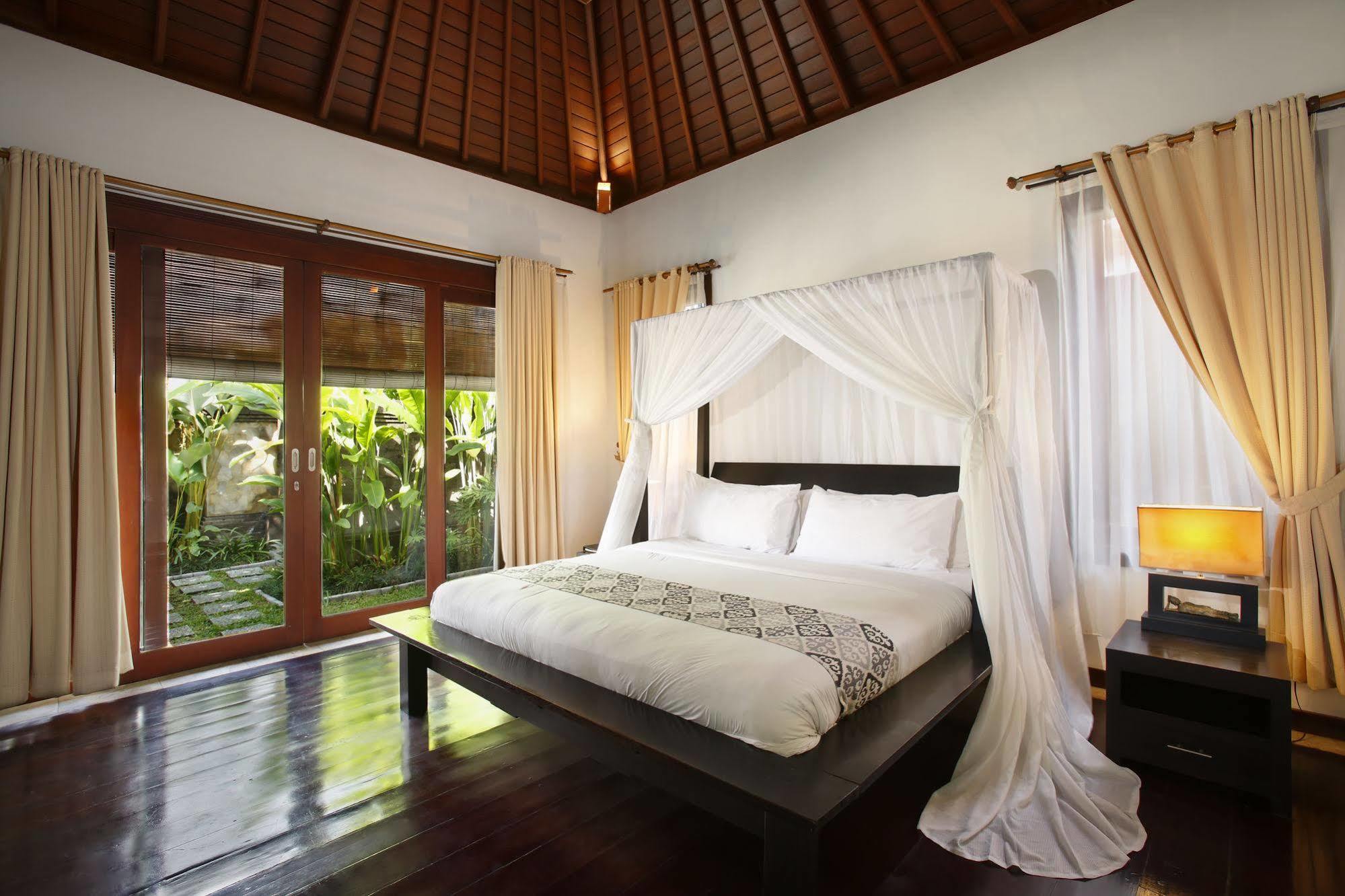 Bali Prime Seminyak By Kanaya Hospitality *