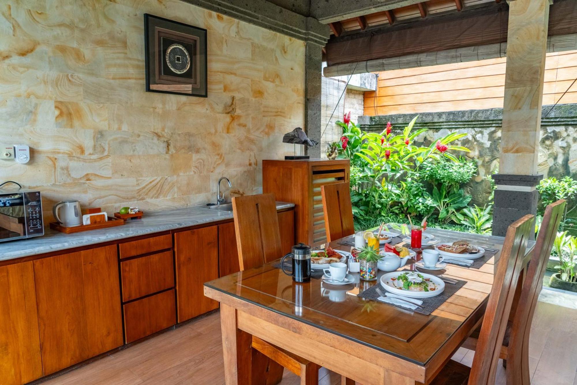 Bali Prime Seminyak By Kanaya Hospitality